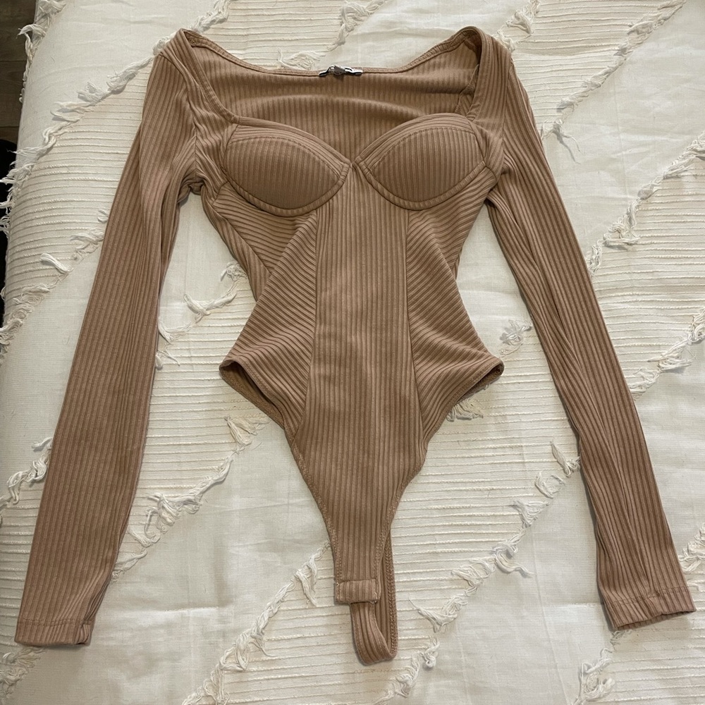 Fashion nova tan bodysuit. Size small.